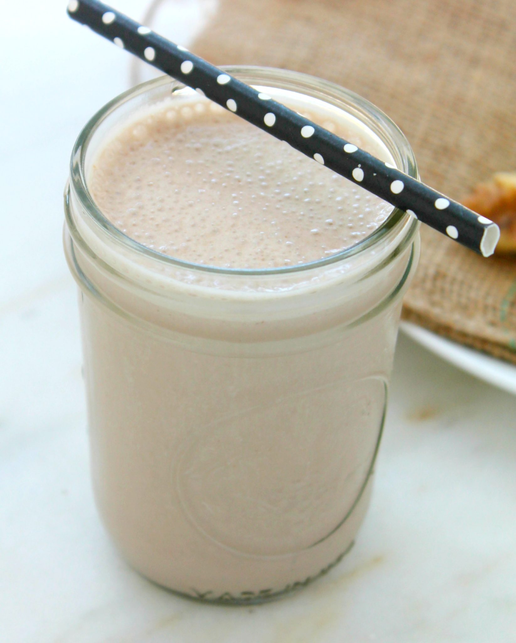 Chocolate Walnut Banana Smoothie via JennySheaRawn.com